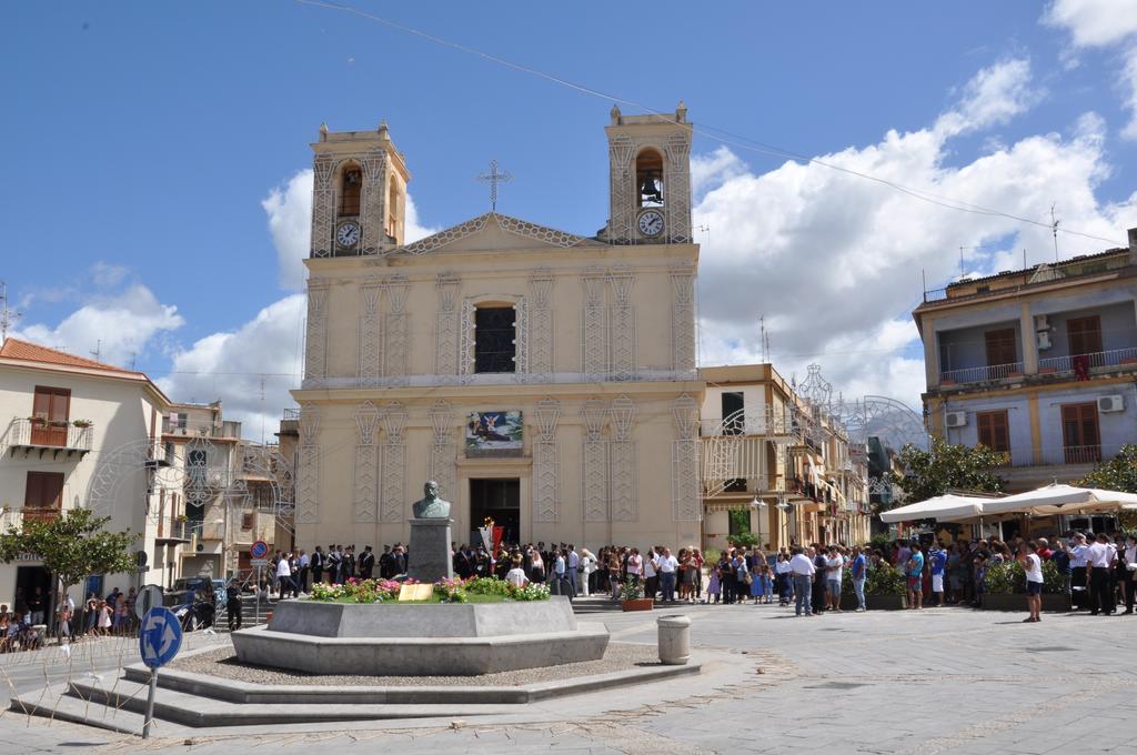 Letizia * Campofelice Di Roccella